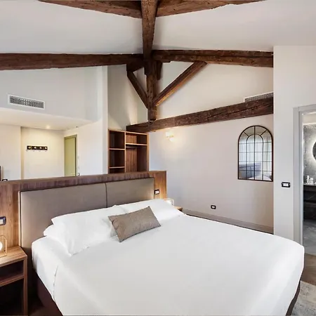Porta Altinia 4*