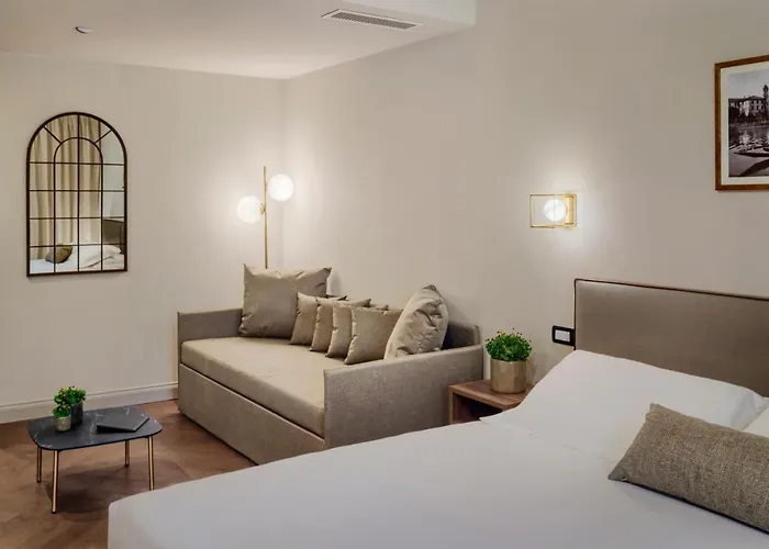 Hotell Porta Altinia 4*